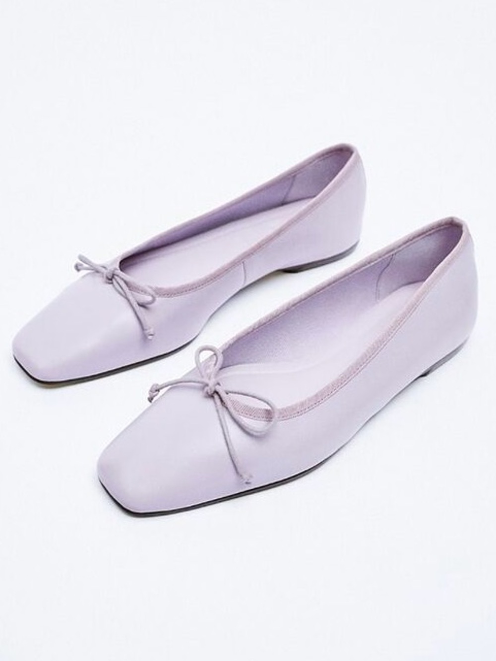 10. LEATHER BALLET FLATS WITH BOW